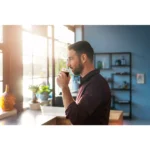 Cafetera superautomática - Philips EP222010, Molinillo integrado, Espumador de leche clásico, Filtro AquaClean, 1500W, 15 bar, 2 tazas, Negro - Imagen 4